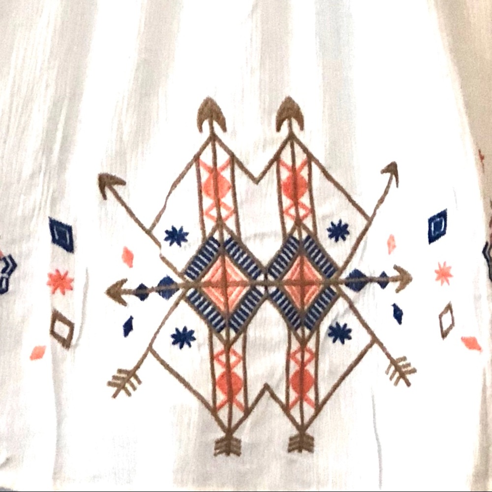 Off Shoulder Embroidered Top - Picture 3 of 4